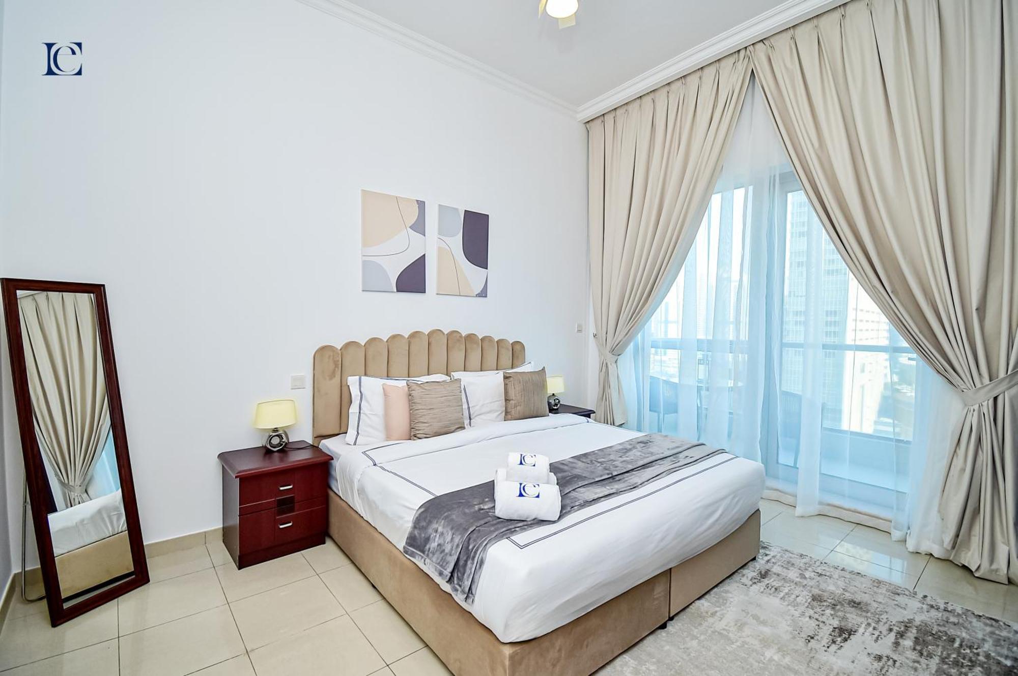 Luxury Escapes - 1Br Home With Stunning Marina View - Bay Central Marina ドバイ エクステリア 写真
